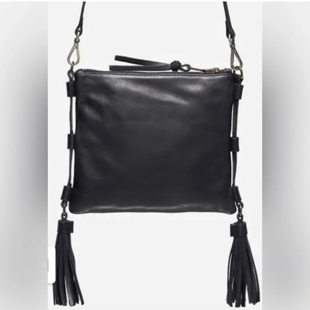 🔥🔥Johnny Was Zipped Crossbody Black Leather And Embroidery Design Tassel Bag NWT